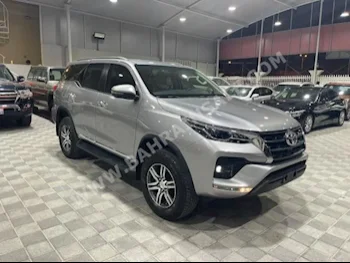 Toyota  Fortuner  2021  Van / Bus  Automatic  4  0  4WD  Silver  Gasoline