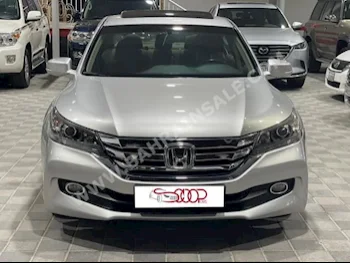 Honda  Accord  2015  Sedan  Automatic  4  90,000  FWD  Gasoline