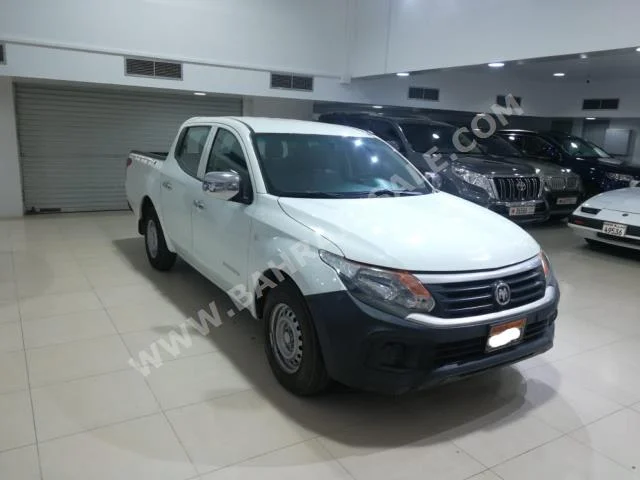 دودج  بيكب  2017  بيكب  عادي  4  176,200  دفع أمامي  أبيض  بنزين