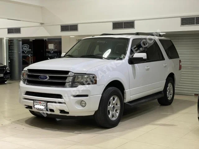 Ford  Expedition  2016  SUV  Automatic  6  40,800  4WD  White  Gasoline