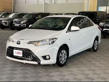 تويوتا ياريس 2017 سيدان اتوماتك 4 140,000 دفع أمامي أبيض بنزين