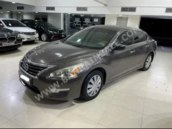 نيسان  ألتيما  2013  سيدان  اتوماتك  4  134,000  دفع أمامي  بني  بنزين