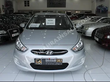 Hyundai  Accent  1.6  2016  Sedan  Automatic  4  23,700  FWD  Silver  Gasoline