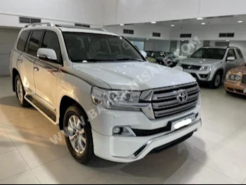 Toyota  Land Cruiser  GXR  2018  SUV  Automatic  8  51,300  4WD  White  Gasoline