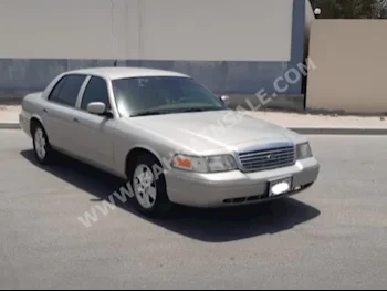 Ford  Crown Victoria  2009  Sedan  Automatic  8  283,500  RWD  Silver  Gasoline
