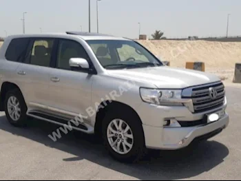 Toyota  Land Cruiser  GXR  2016  SUV  Automatic  6  351,100  4WD  Silver  Gasoline