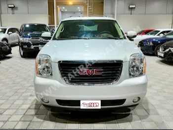 جي ام سي  يوكون  2014  فان \ باص  اتوماتك  8  40,000  دفع رباعي  بنزين