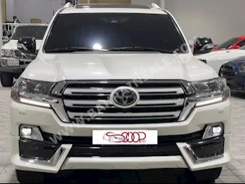 Toyota  Land Cruiser  VXS  2017  Van / Bus  Automatic  8  66,000  4WD  Pearl  Gasoline