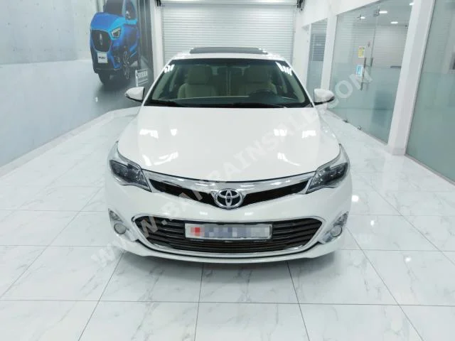 Toyota  Avalon  Limited  2013  Sedan  Automatic  6  89,000  RWD  Pearl  Gasoline