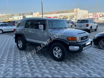 تويوتا إف جي كروزر 2010 اس يو في اتوماتك 6 238,600 دفع رباعي فضي بنزين