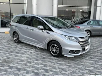 هوندا  أوديسي  2020  اس يو في  اتوماتك  4  700  دفع خلفي  فضي  بنزين