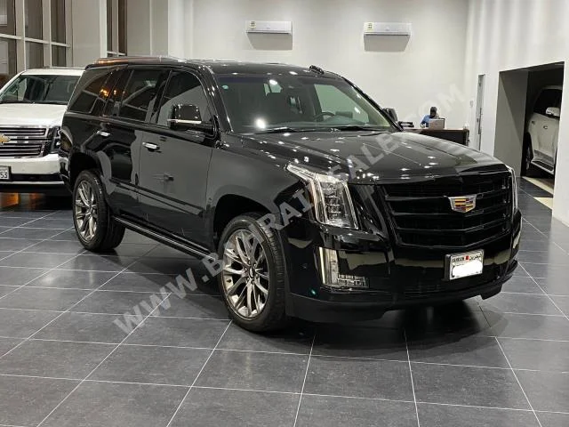 Cadillac  Escalade  2019  SUV  Automatic  8  29,200  4WD  Black  Gasoline