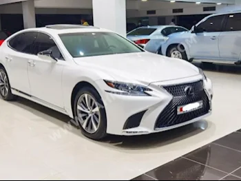 Lexus  LS  400  2020  Sedan  Automatic  6  11,600  RWD  White  Gasoline