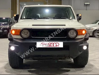 تويوتا إف جي كروزر تي ار دي 2012 اس يو في اتوماتك 6 110,000 دفع رباعي أبيض بنزين
