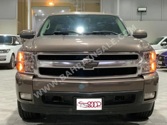 Chevrolet  Silverado  2008  Pick Up  Automatic  8  136,000  4WD  Brown  Gasoline