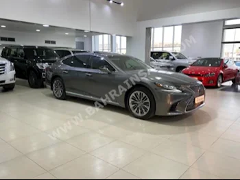 Lexus  LS  470  2018  Sedan  Automatic  6  20,600  RWD  Silver  Gasoline