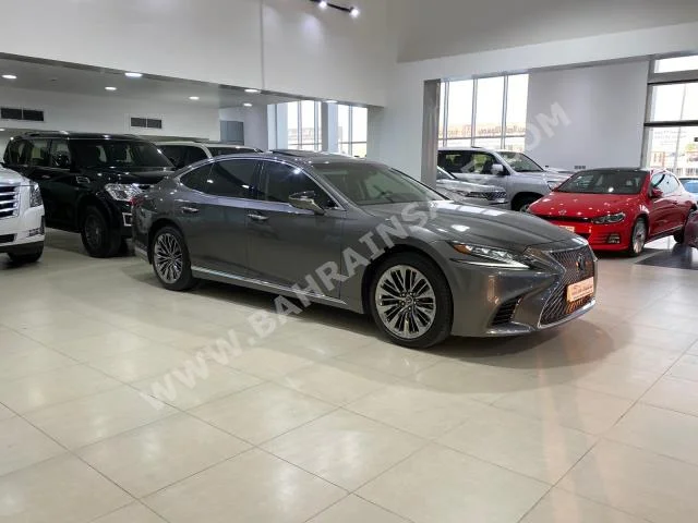 Lexus  LS  470  2018  Sedan  Automatic  6  20,600  RWD  Silver  Gasoline