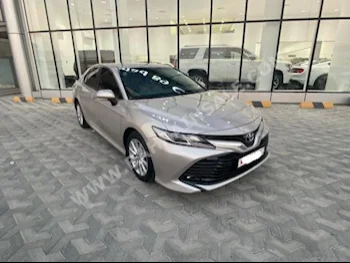 Toyota  Camry  GLE  2018  Sedan  Automatic  4  54,500  FWD  Beige  Gasoline