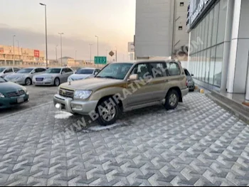تويوتا  لاند كروزر  جي اكس ار  2004  اس يو في  اتوماتك  6  253,000  دفع كلي مستمر  ذهبي  بنزين