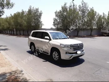 تويوتا  لاند كروزر  جي اكس ار  2018  اس يو في  اتوماتك  8  88,800  دفع رباعي  أبيض  بنزين