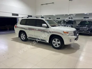 Toyota  Land Cruiser  GXR  2013  SUV  Automatic  6  133,700  4WD  White  Gasoline