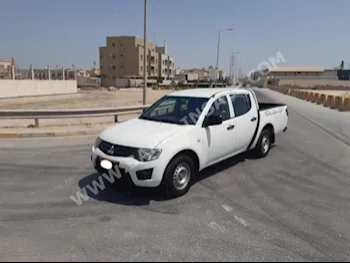 متسوبيشي  ال 200  2015  بيكب  عادي  4  132,500  دفع أمامي  أبيض  بنزين