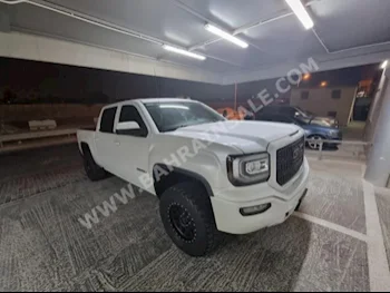 GMC  Sierra  Denali  2016  Pick Up  Automatic  8  81,100  4WD  White  Gasoline