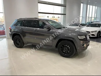Jeep  Grand Cherokee  Laredo  2015  SUV  Automatic  6  166,700  4WD  Gray  Gasoline