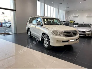 تويوتا  لاند كروزر  في اكس ار  2011  اس يو في  اتوماتك  8  195,000  دفع رباعي  أبيض  بنزين