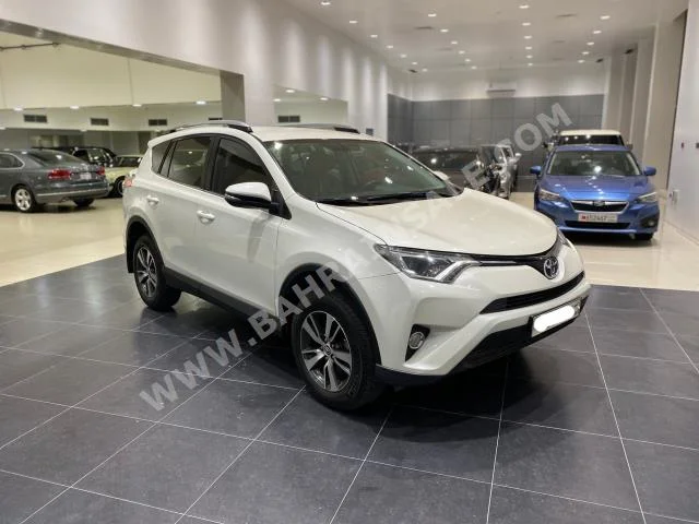 Toyota  Rav 4  2018  SUV  Automatic  4  98,500  4WD  White  Gasoline