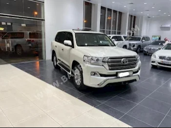Toyota  Land Cruiser  GXR  2017  SUV  Automatic  8  129,800  4WD  Pearl  Gasoline
