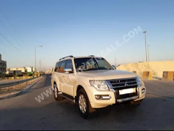 Mitsubishi  Pajero  3.5  2016  SUV  Automatic  6  114,500  RWD  White  Gasoline