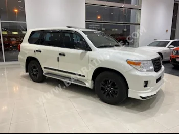 Toyota  Land Cruiser  GXR  2009  SUV  Automatic  6  204,500  4WD  White  Gasoline