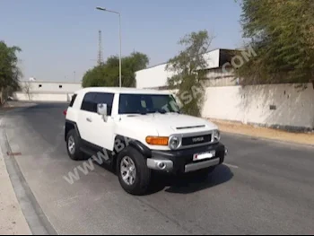 Toyota  FJ Cruiser  2016  SUV  Automatic  6  122,700  4WD  White  Gasoline