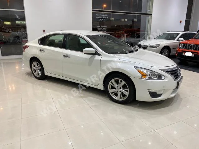 نيسان  ألتيما  2013  سيدان  اتوماتك  6  195,900  دفع أمامي  أبيض  بنزين