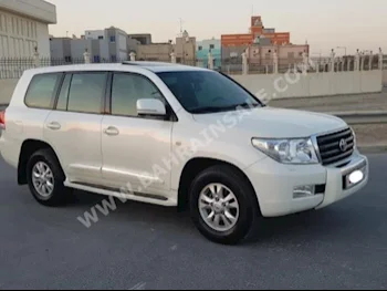 Toyota  Land Cruiser  GXR  2011  SUV  Automatic  8  100,800  4WD  White  Gasoline