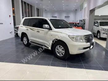 Toyota  Land Cruiser  GXR  2011  SUV  Automatic  8  304,200  4WD  White  Gasoline