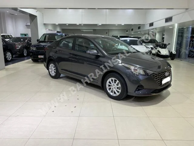 Hyundai  Accent  1.6  2021  Sedan  Automatic  4  13,200  FWD  Gray  Gasoline