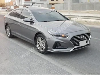 Hyundai  Sonata  2018  Sedan  Automatic  4  33,000  FWD  Gray  Gasoline