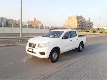 نيسان  نافارو  2019  بيكب  عادي  4  72,300  دفع خلفي  أبيض  بنزين