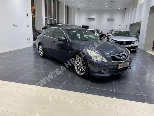 انفنيتي  جي  25  2012  سيدان  اتوماتك  6  196,800  دفع أمامي  ازرق  بنزين