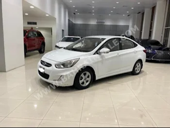 Hyundai  Accent  1.6  2016  Sedan  Automatic  4  108,650  FWD  White  Gasoline