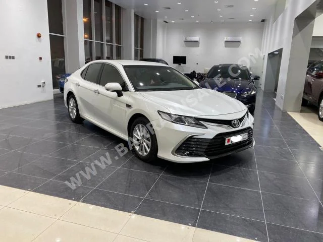 Toyota  Camry  GLE  2021  Sedan  Automatic  4  1,550  FWD  White  Gasoline