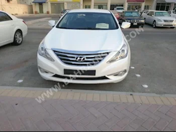 Hyundai  Sonata  2014  Sedan  Automatic  4  32,000  FWD  White  Gasoline