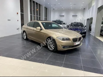 بي ام دبليو  الفئة - الخامسة  530i  2012  سيدان  اتوماتك  6  68,000  دفع خلفي  ذهبي  بنزين