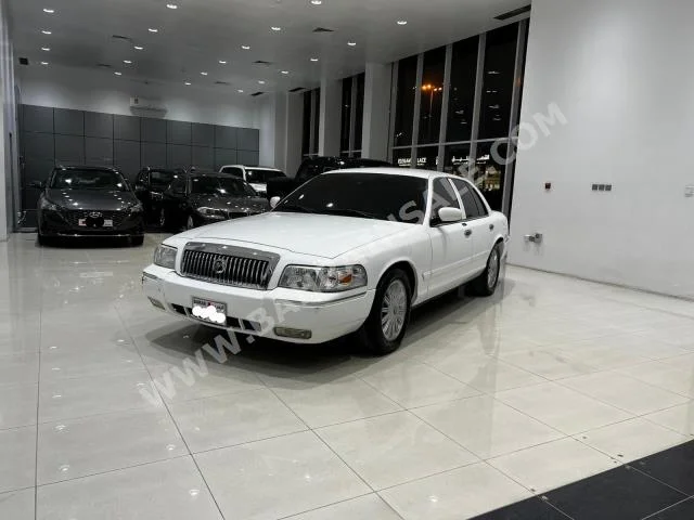 ميركوري  غراند ماركيز  2010  سيدان  اتوماتك  8  181,150  دفع خلفي  أبيض  بنزين