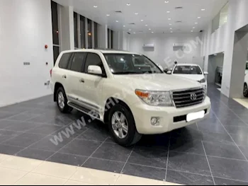 Toyota  Land Cruiser  GXR  2015  SUV  Automatic  8  137,200  4WD  White  Gasoline