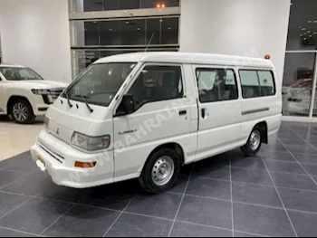 متسوبيشي  ال 300  2012  فان \ باص  عادي  4  326,050  دفع خلفي  أبيض  بنزين