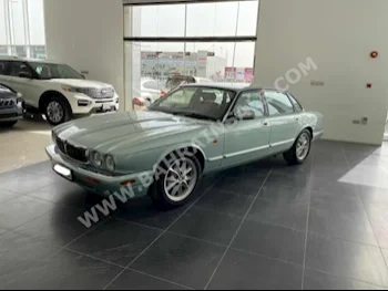 جاكوار  اكس ج  8  1998  سيدان  اتوماتك  8  19,500  دفع خلفي  أخضر  بنزين