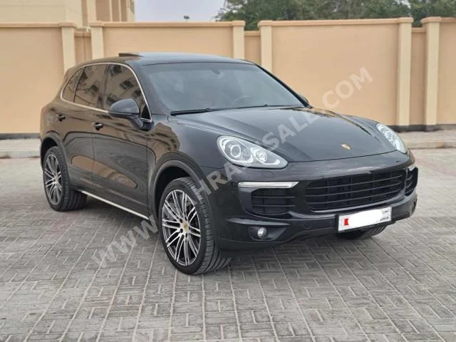 Porsche  Cayenne  2016  SUV  Automatic  6  100,700  RWD  Black  Gasoline